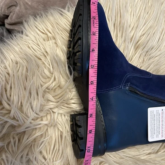 Pajar, leather, suede and shearling boots, size 11, but fit small. True size 9.5 - Picture 12 of 14